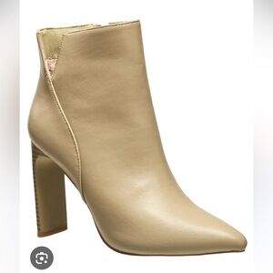 NIB, Halston Allyson Point Toe Boots in Veagan Leather.